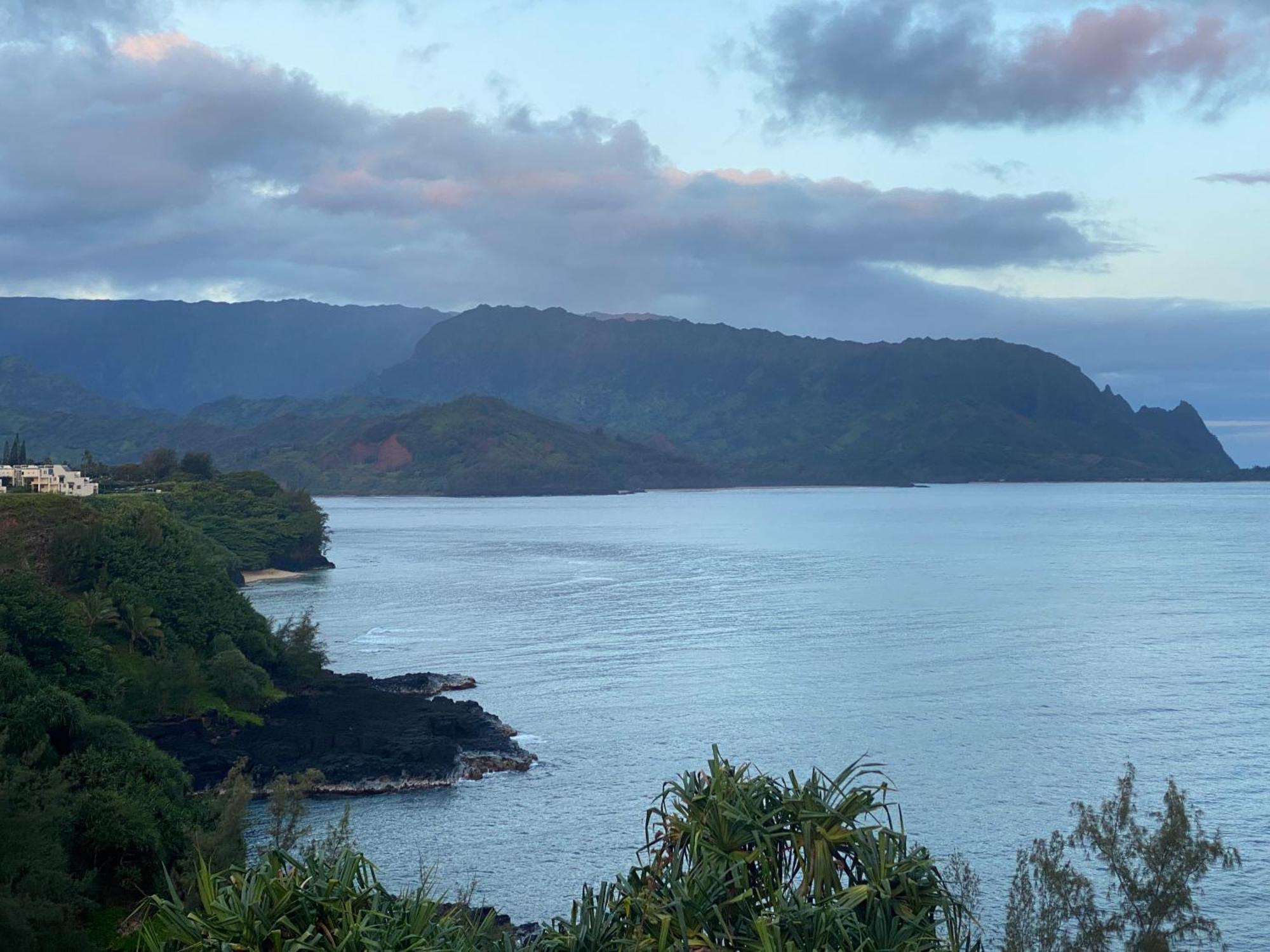 Puu Poa Ocean Bluff Condo, Incredible Views, Walk To Beaches, Pool & Tennis Princeville Eksteriør billede